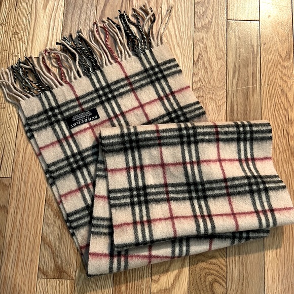 Burberry 100% lambswool scarf - Picture 1 of 5